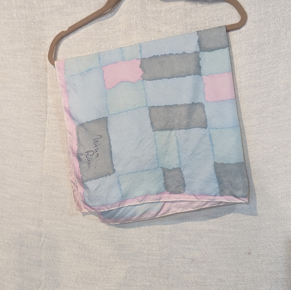 Nina ricci Paris vintage pastel scarf (I)